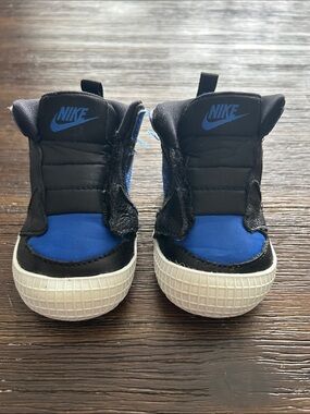 Nike Infant Black and Blue High-Top Crib Sneakers - Size 4C